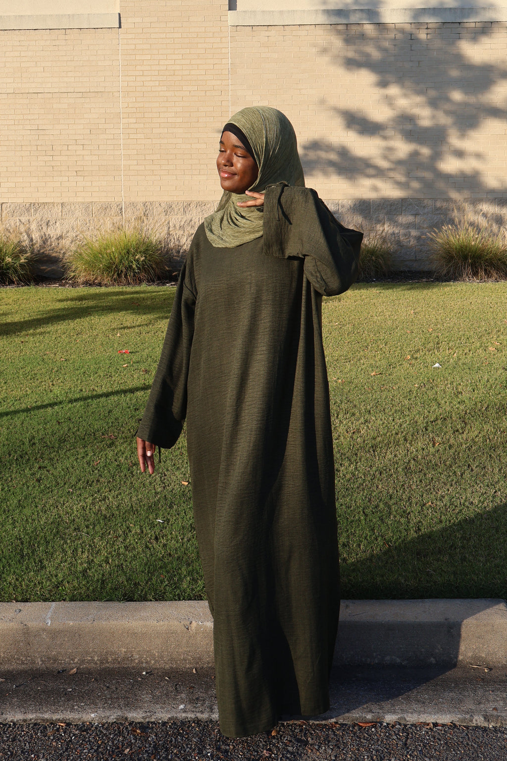 Rihla Ribbon Sleeve Abaya- Wide Fit Maxi