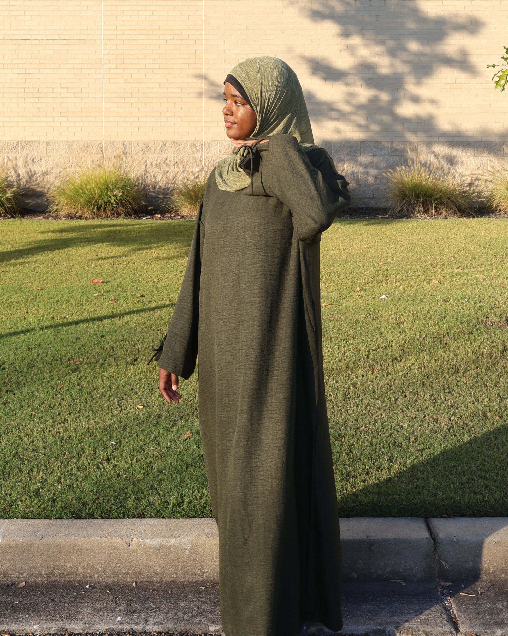 Rihla Ribbon Sleeve Abaya- Wide Fit Maxi